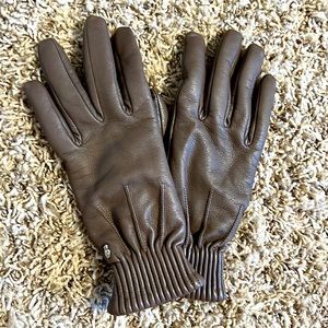 Taupe Leather gloves with wool lining